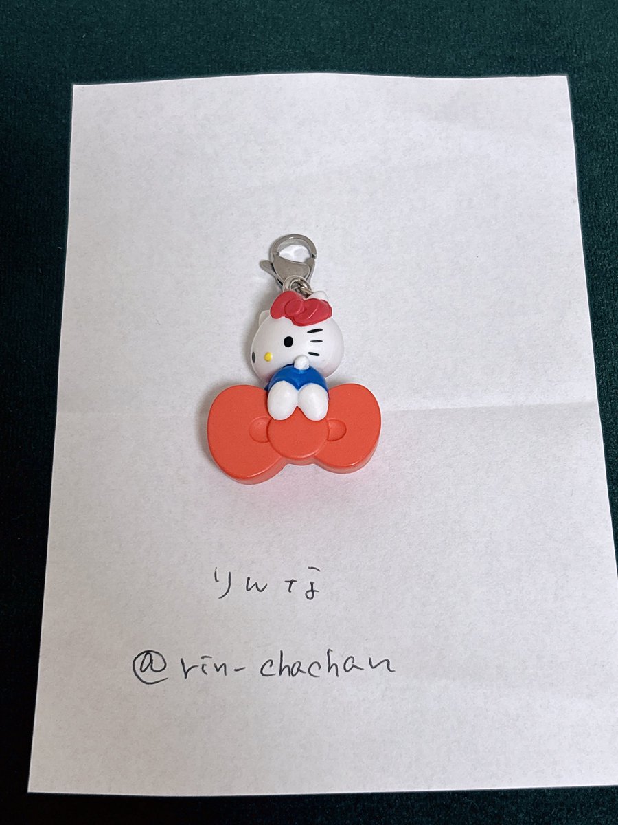 rin_chachan's tweet photo. @yu_snow_u 重ねてのご連絡失礼いたします。
帰宅いたしましたので画像をお送りいたします。傷や汚れは見受けられませんが、念の為裏側の画像もお送りいたします。 https://t.co/JJPBIXApud