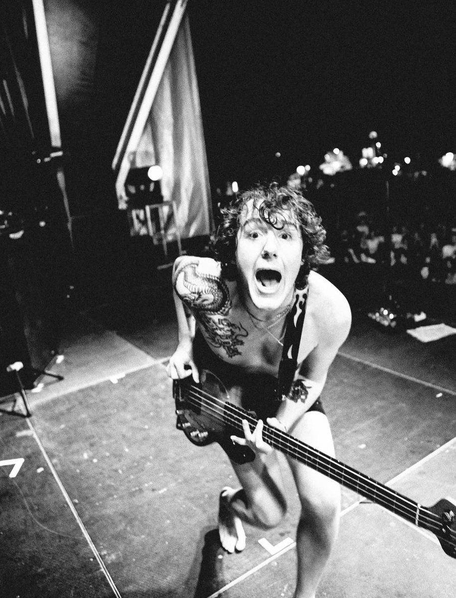 _TheSlates's tweet photo. VAMOS BARCELONA!

muchas gracias, we love you🖤

EU tour complete, can’t wait for the next time x https://t.co/Xn5IPwErDu