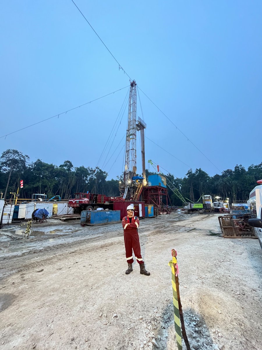 Zahid_prst's tweet photo. Kerja boleh di tengah hutan tapi yang penting kerjanya ga berat temen pada asik fasilitas istirahat dan internet mantep Udah enak kali 
Apalagi kerjanya biasanya nyantai, gk terburu buru bisa sambil istirahat nunggu ada kerjaan 
Gimana menurut kalian? Kerja di sini worth it gk? https://t.co/gEiVSUpd0a