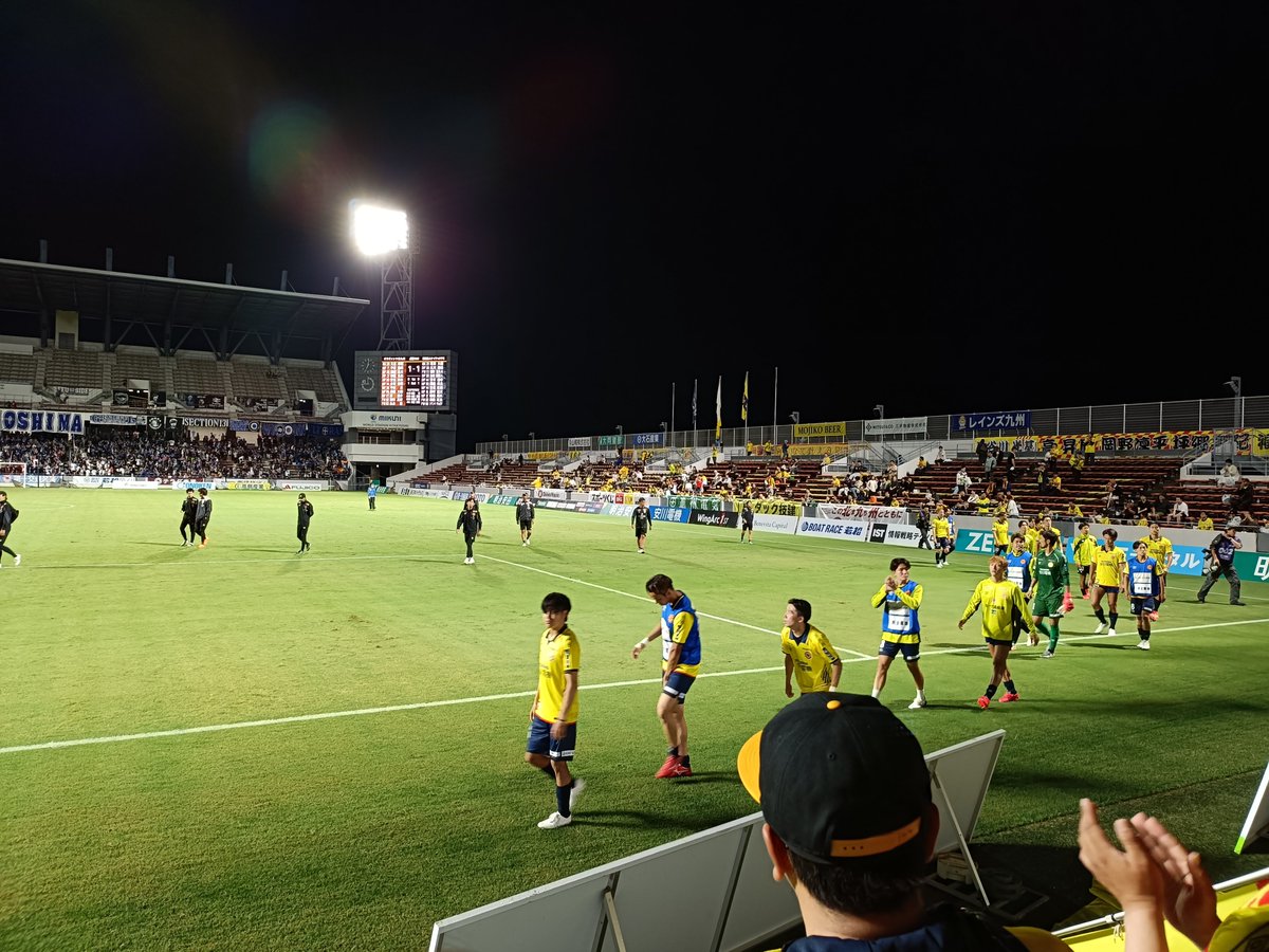 kitakyunerds's tweet photo. 【vs #鹿児島ユナイテッドFC 】

首位・鹿児島相手に1-1のドロー。

終盤に追いつかれ、勝ち切れなかった悔しさは、やはり残ります。

それでも4-4-2の成熟とともに、首位相手にも互角以上の戦いを披露。

この悔しさを次の勝利へ。

確かな手応えを、さらなる前進へ！

#ギラヴァンツ北九州
#ひとつに https://t.co/X2yE3a6VwK