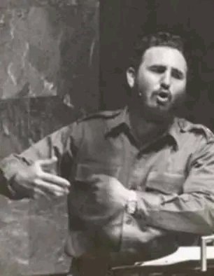 YohendrisPreval's tweet photo. 🗣️ 26 de septiembre de 1960
Fidel Castro pronuncia un histórico discurso en la ONU, denunciando las agresiones de Estados Unidos y reafirmando la soberanía de Cuba.
66 años después, seguimos defendiendo nuestra independencia.
#100AñosConFidel 
#Mayabeque https://t.co/fw7QGhtsyB
