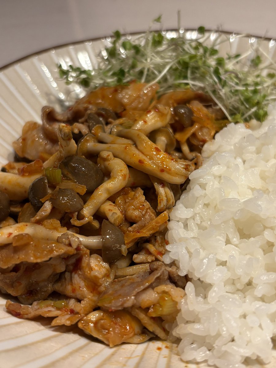 ppekolog's tweet photo. 晩ごはん✨

ぶたきむ

＃おうちごはん ＃お家ごはん https://t.co/AgJEXq8SjB