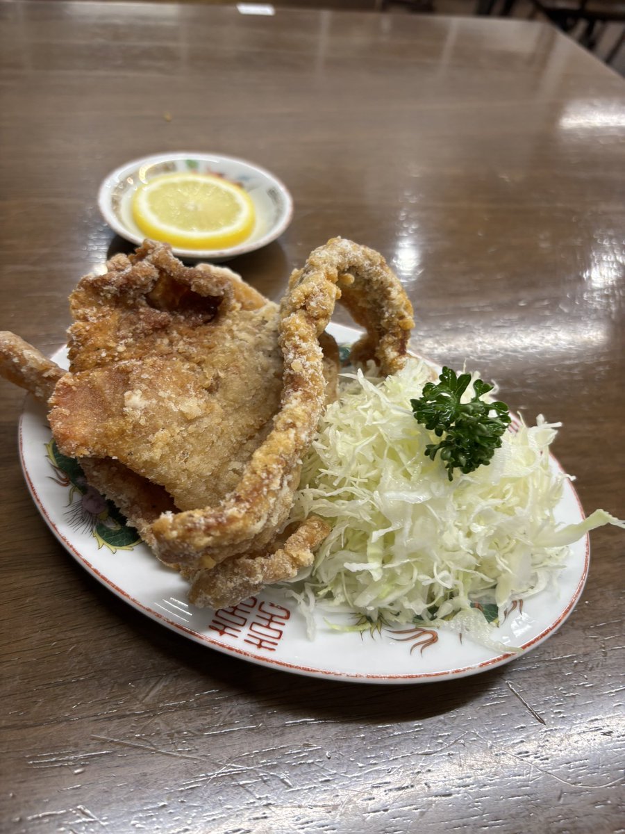 DmryZn's tweet photo. 業務連絡○川さん、○川さん
マスターが、明日何時頃店に来るか知りたがってました！ https://t.co/hFnoQ4sw9r