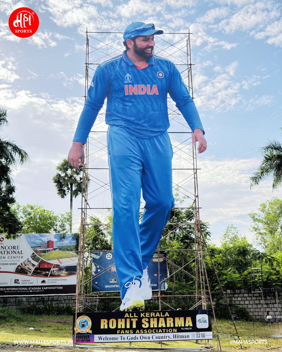Maha_Sports's tweet photo. केरळमध्ये रोहित शर्माचे भव्य स्वागत! 🫡❤️🥹✌🏻
'हिटमॅन'च्या आगमनानिमित्त 50 फुटांचे भव्य कट-आउट. ❤️🔥🇮🇳
#RohitSharma #CricketFans #INDvsWI #MahaSports
📸 X/ AKRSFAOfficial https://t.co/BC3JJi8jXc
