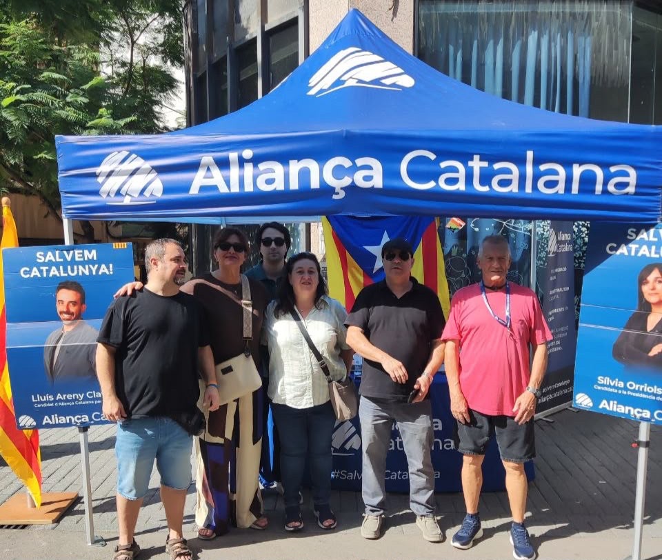 V_OccidentalAC's tweet photo. Avui hem estat presents a les parades informatives de Sabadell, Rubí i Sant Cugat.

Gràcies a totes les persones que us hi heu apropat per conversar, compartir inquietuds i interessar-vos per la nostra activitat. 

El contacte directe amb els veïns ens permet conèixer de primera mà la realitat dels nostres municipis.

Seguim treballant, escoltant i fent territori.

#SalvemSabadell
#SalvemSantCugatDelVallès
#SalvemRubí