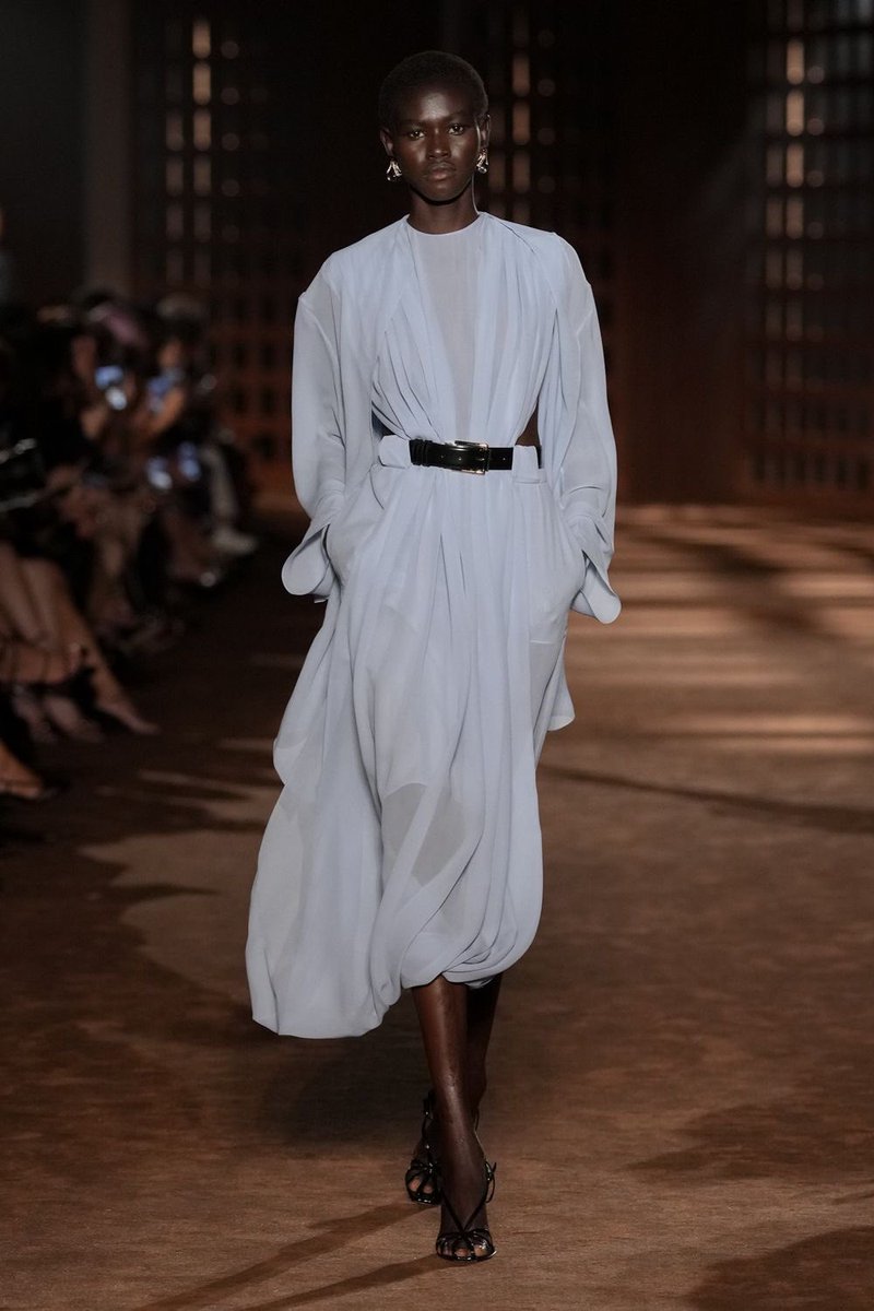 jacquemusx's tweet photo. Maximilian Davis is a true master of minimalism. When done well, it’s the most impressive thing one can wear. https://t.co/XTFf612nt5
