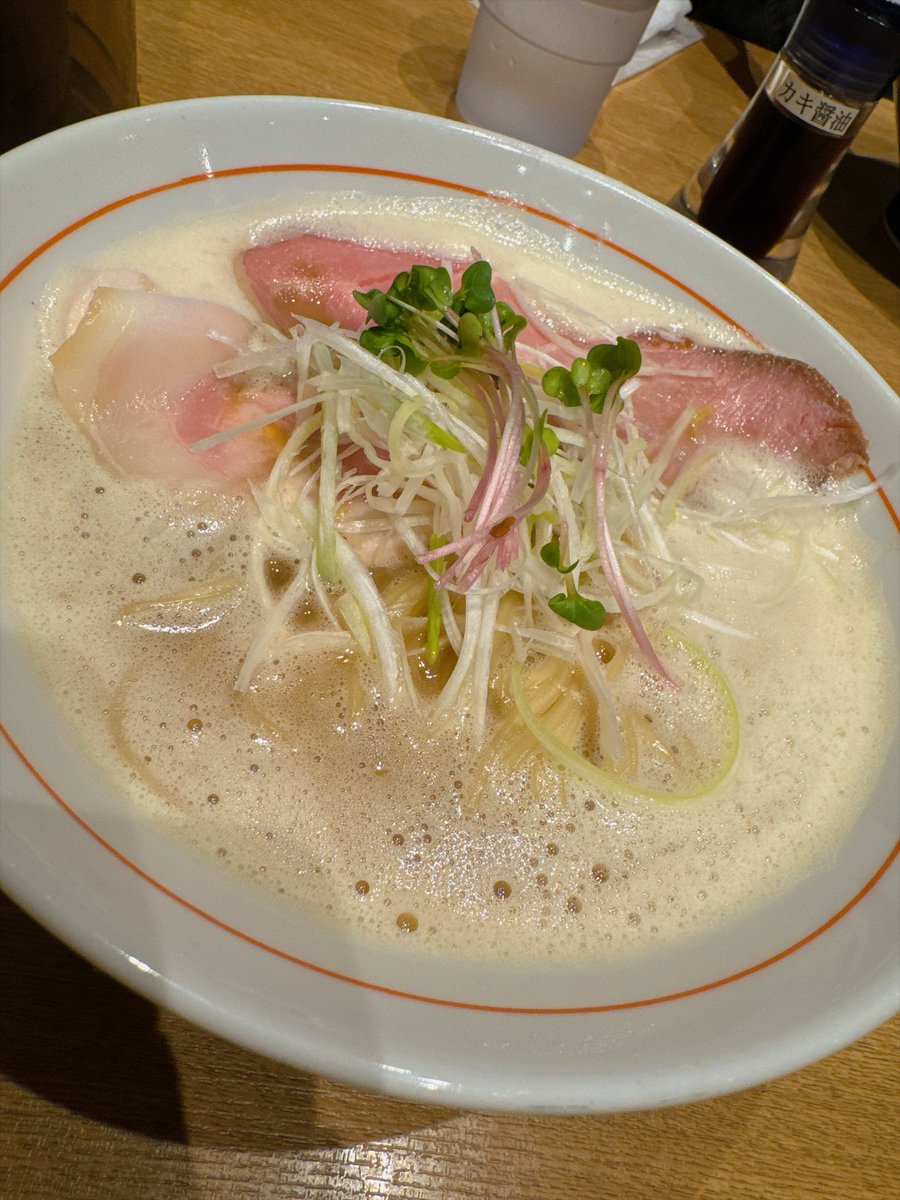 nobinokiku's tweet photo. 晩御飯は鶏白湯たべた！美味しかった！ https://t.co/H1Yh7TnY5k