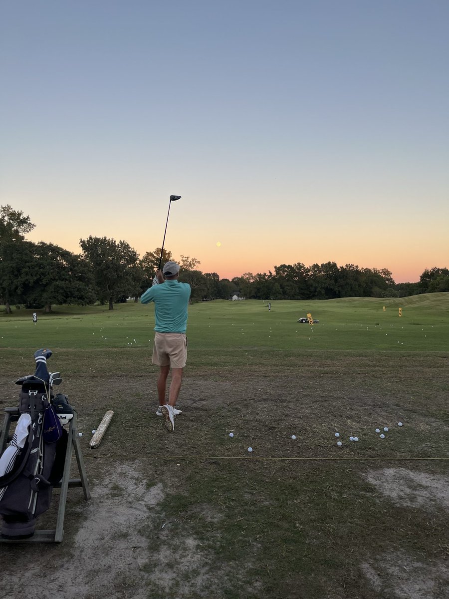 SCgolfcontent's tweet photo. Took eight days off due to some lower back issues…. But we’re back! Charleston Muni Tomorrow. https://t.co/WvBBFZvdxT