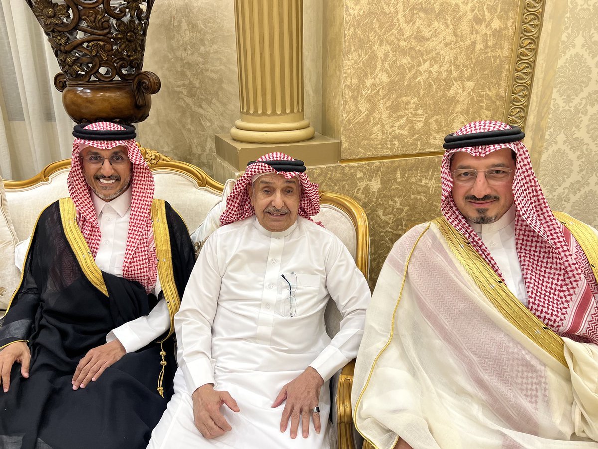Alzaiim1982's tweet photo. في فترة المسحل والقاسم 5 سنوات حقق هلالنا 3 دوري و3 كاس و3 سوبر وترشح للعالمية مرتين واعفي من عقوبة الانسحاب الاسيوي وفتحت له فترة التسجيل استثنائياً .. 
@i_kharashi 
شكرا 💙 https://t.co/ohU0YSVEzL