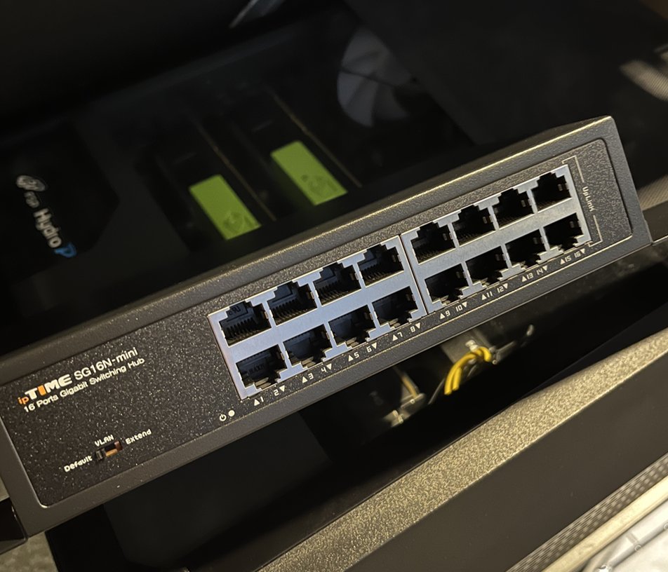 dextune's tweet photo. A tiny 16 port switch for my workspace.

Small footprint and cheap enough for a home lab.

Networking gear has come a long way.

Mini home server setup.

Lets go. https://t.co/8nbkqxBr3J