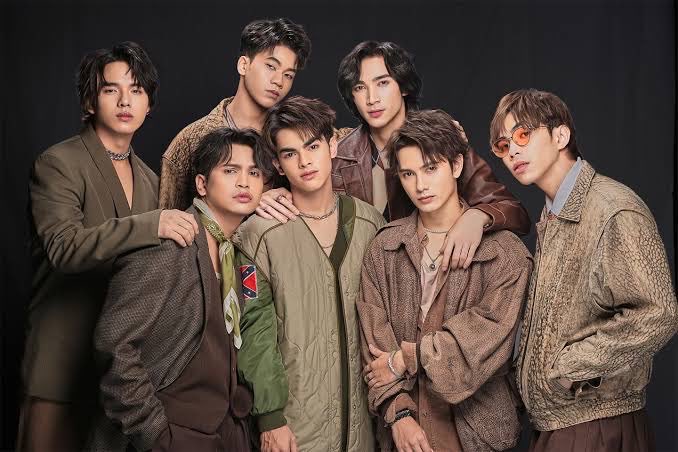 IconicRankings's tweet photo. ★ Jupiter Awards — Most Influential Southeast Asian Artiste (Male) Live Top 20 ★

1. Rax Teh
2. Nunew Chawarin
3. BGYO
4. ALPHA
5. BamBam
6. Vic Teo
7. FirstOne
8. DARREN
9. Maki
10. Ten
11. PUN
12. Billkin
13. YOUNGOHM
14. Nont Tanont
15. Afgan
16. F.HERO
17. Three Man Down
18. Jeff Satur
19. BUS
20. VICE GANDA