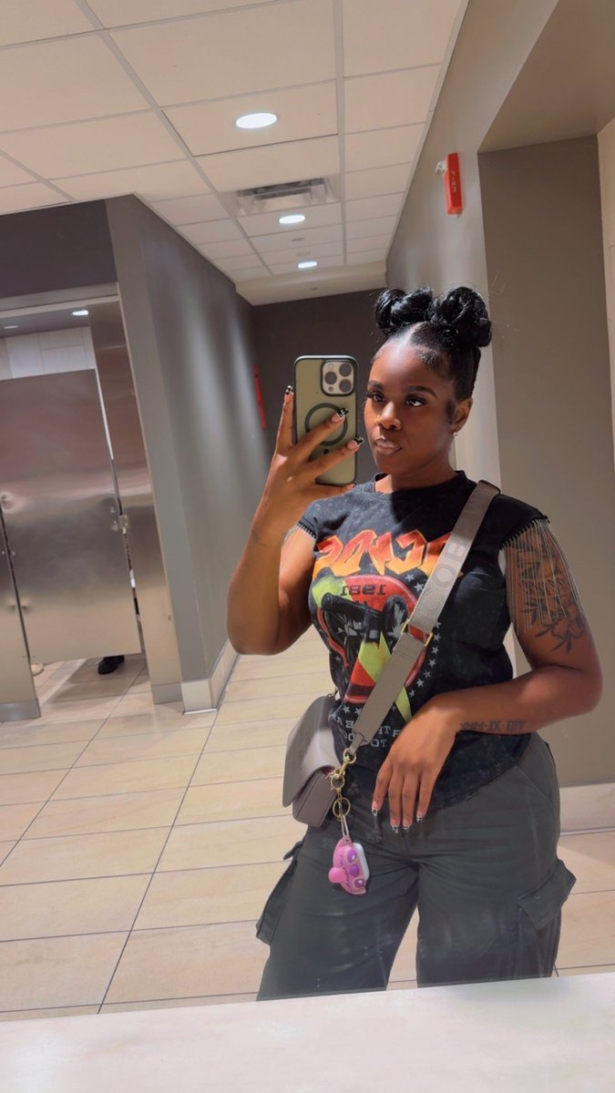 LoveleeNay_'s tweet photo. 🩵 https://t.co/Ca1LTSXlQz