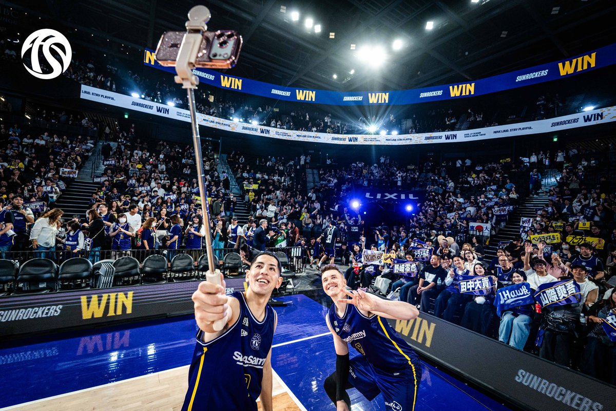 TokyoSunrockers's tweet photo. 【試合レポート公開】
9/26(土) 千葉ジェッツ戦 GAME2
HCや選手のコメント🖊📣会場の様子📸をまとめたレポートを公開しました📄

詳しくはこちら👇
🔗https://t.co/mCFr63XtcJ

#東京サンロッカーズ #Bリーグ https://t.co/XxUW1nHzbL
