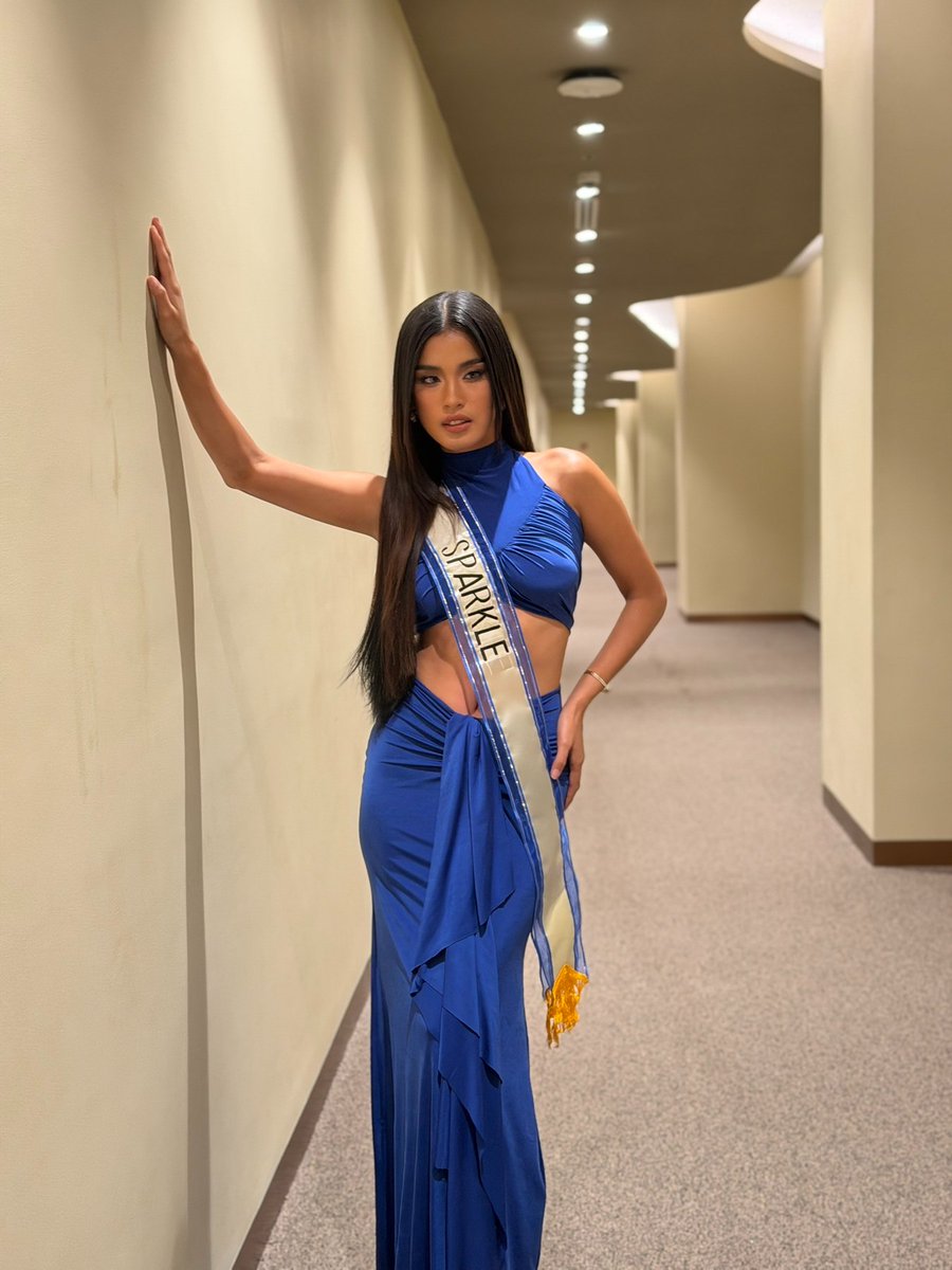 PangkatShuvee's tweet photo. SHE CAME, SHE DELIVERED, SHE SPARKLED! ✨

Our Sparkle Muse Shuvee serving body, face, and grace in that royal blue. 

SPARKLING MUSE SHUVEE https://t.co/8fdAxgWIZJ