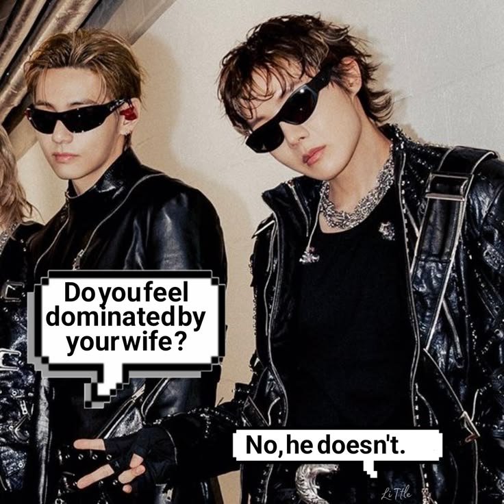 sunflower7_m's tweet photo. El hecho de que Taehyung haya obedecido de inmediato cuando Hobi pidió que se agacharan pero el no tenia que hacerlo porque era turno de su verso, me recuerda a ese meme 🤣🤣🤣
#vhope #vope  https://t.co/yjQbLNxn2O https://t.co/obUYmncP6u