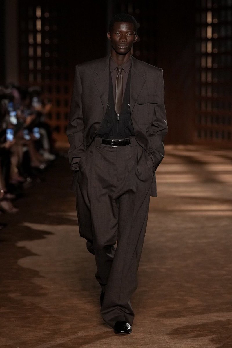 jacquemusx's tweet photo. Ferragamo SS27 proves you do not need to show skin to be dressed the sexiest in the room. https://t.co/fFx7bh7NKy