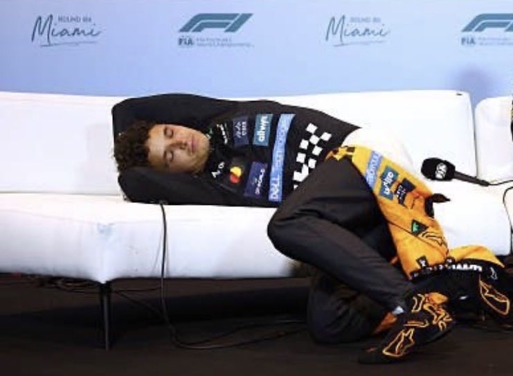 magictrix55's tweet photo. Oh Lando 😭😭😭😭😭 #AzerbaijanGP https://t.co/3Uu1NZXJtR