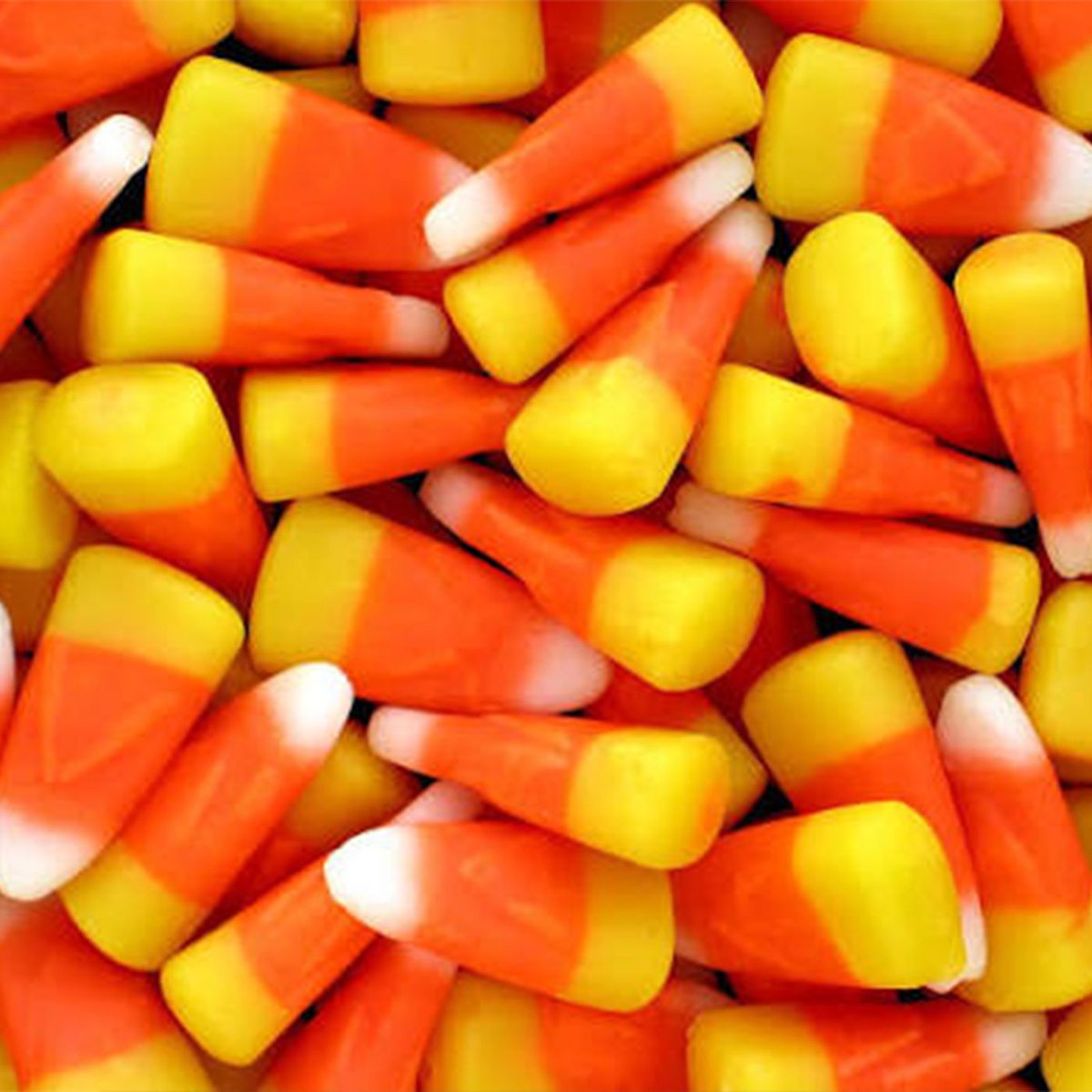 Dexerto's tweet photo. Candy Corn beer is being released for Halloween as Shock Top teams up with Spirit Halloween https://t.co/ggEEnm7CRY