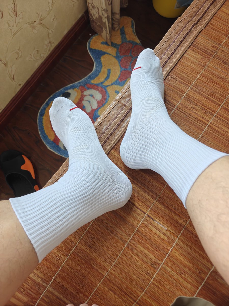 konghai1994's tweet photo. 中秋Day2，穿新白袜
#白袜 #白袜控 #白袜子 https://t.co/nBJuNkHkYI