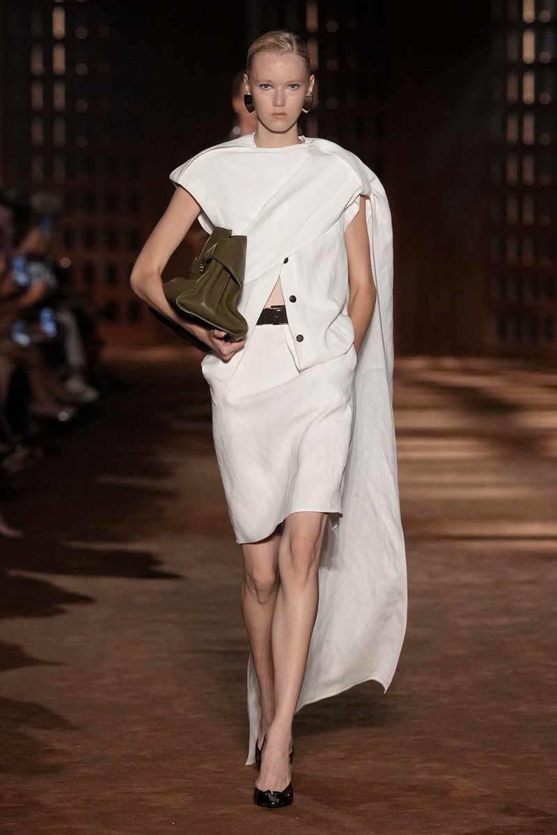 jacquemusx's tweet photo. I have been a big fan of Maximilian Davis’ Ferragamo since his very first collection for the brand, and he just keeps adding new highs to their partnership. Long may he reign!! https://t.co/NxhyuyJ8I5