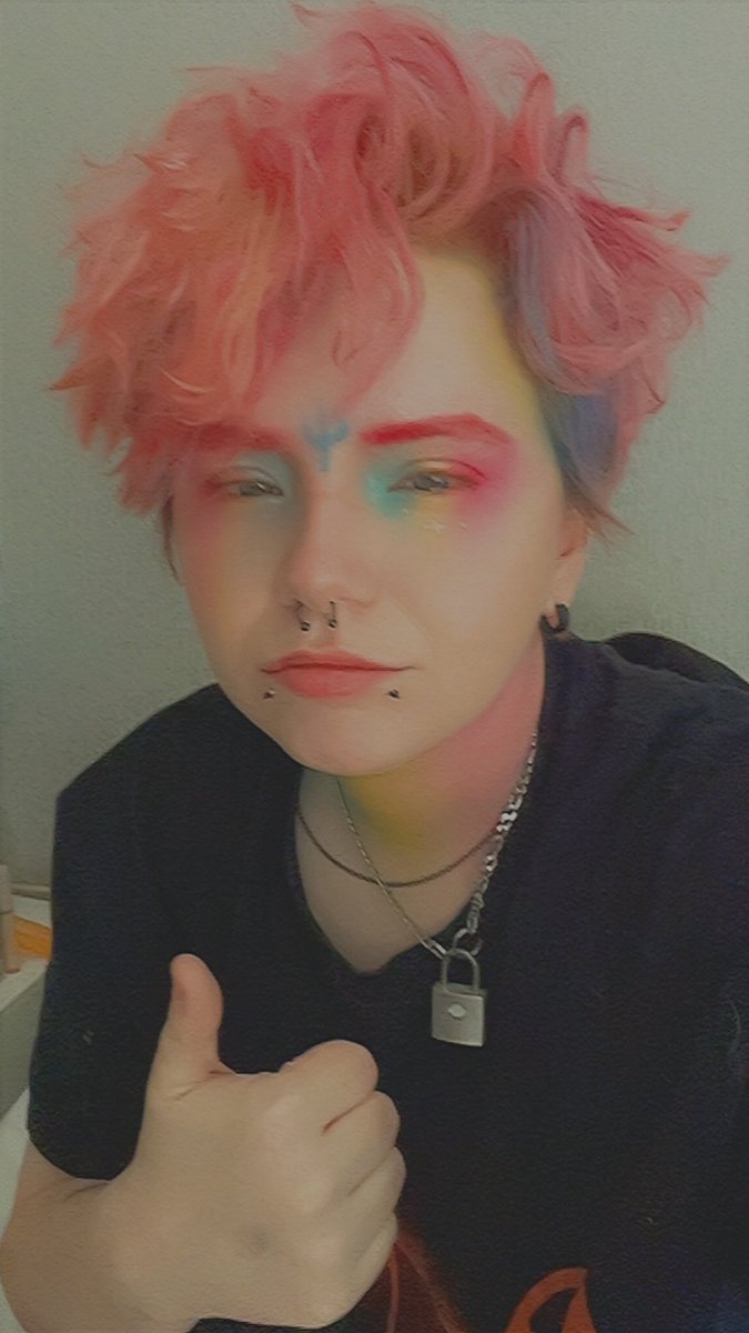 demadeviant's tweet photo. fell asleep with my makeup on… again 😭 https://t.co/8XbhNTts9x