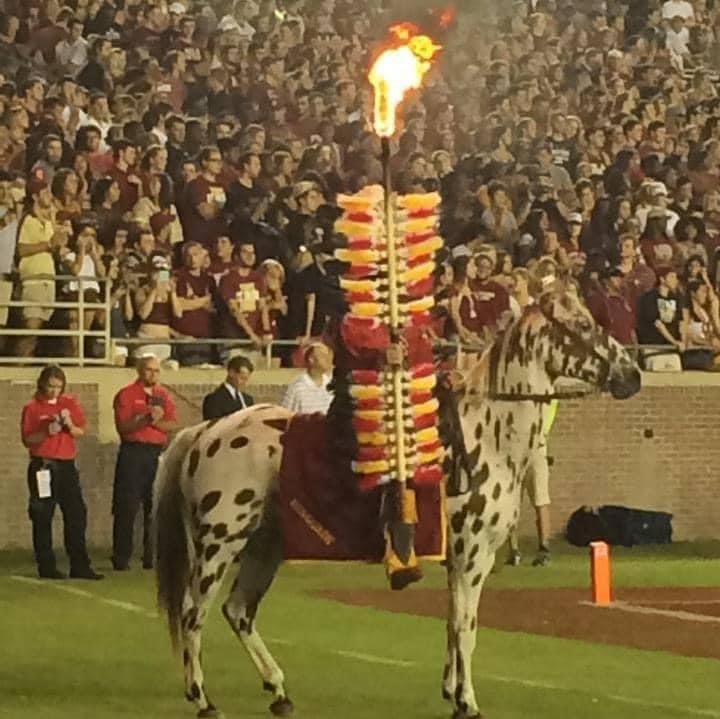 noletara's tweet photo. Wake-up!!  It’s gameday!! ❤️💛🍢 https://t.co/lKSTp3yXLD