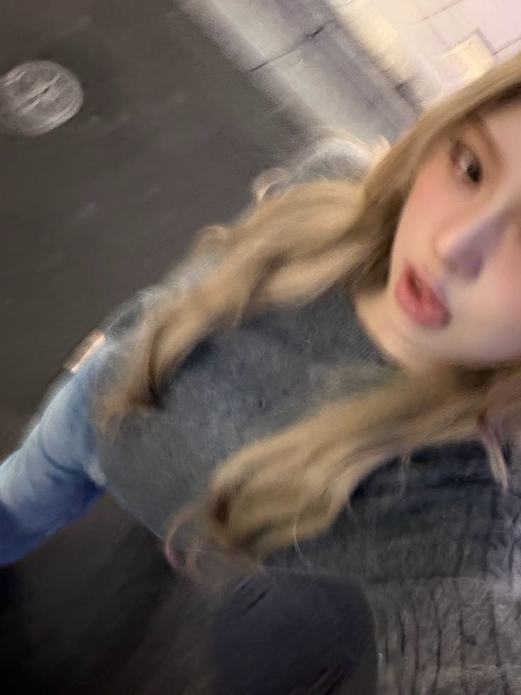 HaumPochu's tweet photo. @JamesPocha Blur aja Adik Nyaum tetep cakep❔❔❔ https://t.co/nHlmhQvZdZ