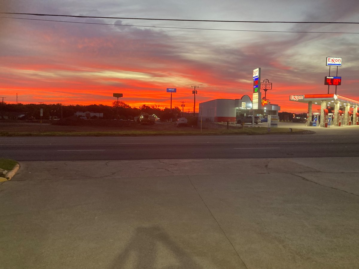 IRinartz's tweet photo. Very beautiful sunrise this morning in sulphur springs Texas at 6:53 am #txwx @foxweather @WeatherNation @Fox4Weather https://t.co/xrLoNUvpye