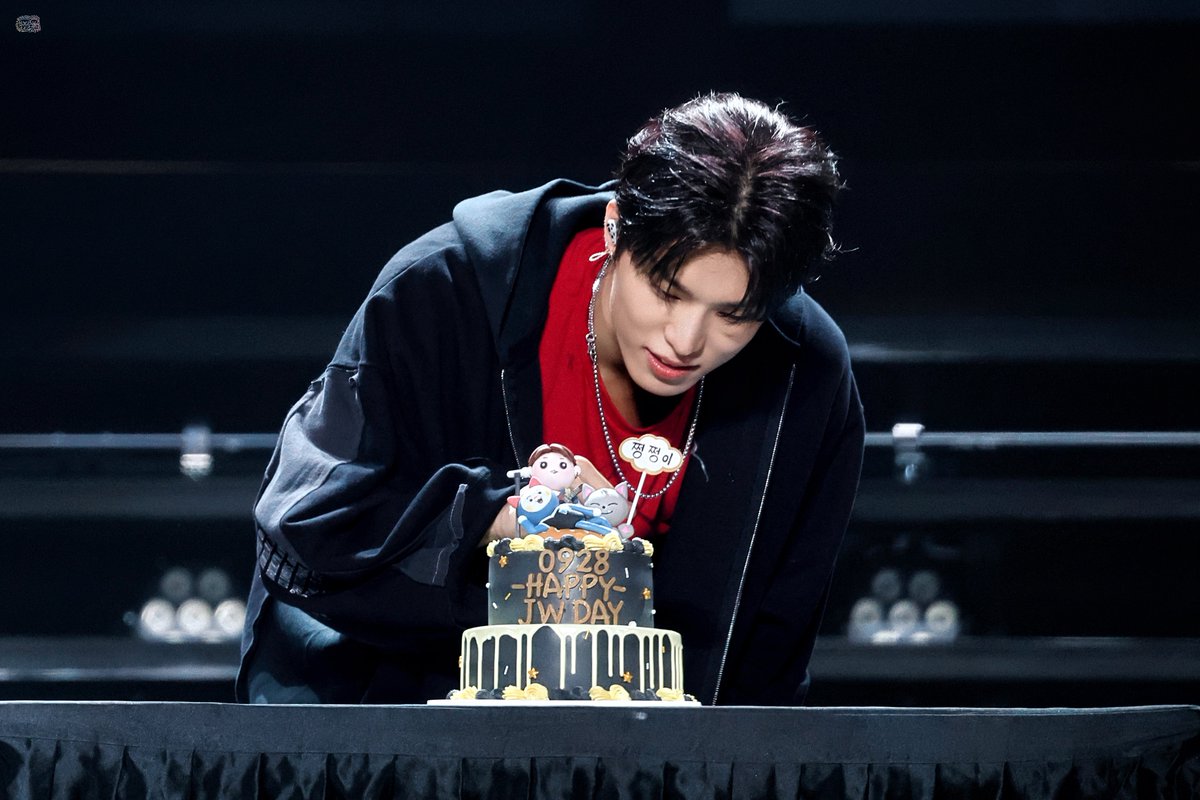 lyyz_DY's tweet photo. 260926 THE STAGE IN KAOHSIUNG 
생일 미리 축하해~🥲🍰

#TREASURE #트레저 #PARKJEONGWOO #박정우 https://t.co/3vH3dlGwft