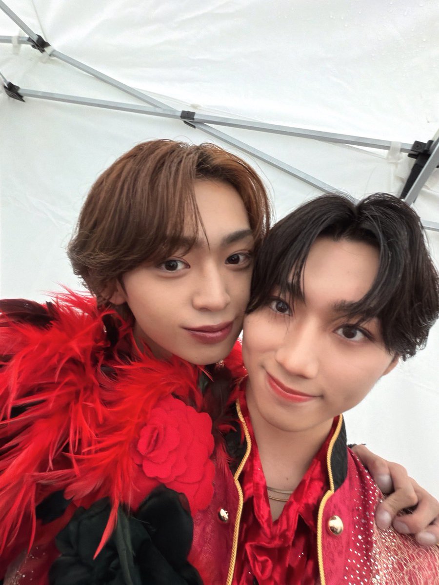 Lienel_official's tweet photo. リリイベ、雨の中来てくれてありがとう

しゅんりくForever

#近藤駿太 Instagram💙
🔗https://t.co/DAfRAr2WRL

#Lienel #リエネル
#リエネル_愛のダバダ
#リエネルの思い出 https://t.co/vscRwgwbcc
