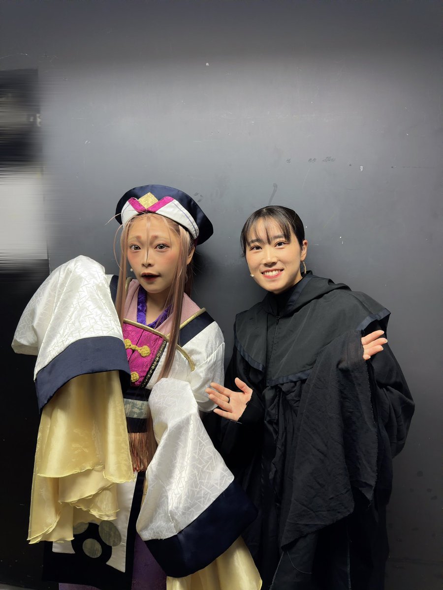hn_97pnko116's tweet photo. #舞台新サクラ大戦 8日目２公演終わりました！
ご来場いただき誠にありがとうございました🌸

ハ･ズーイン役のもよさんと📸
LIVEパートでの笑顔チェックいつもありがとうございます！明日も笑顔で頑張ります✨

遂に明日は千秋楽、悔いなく全力で挑みたいと思います🐺 https://t.co/XdwuT0q8zb