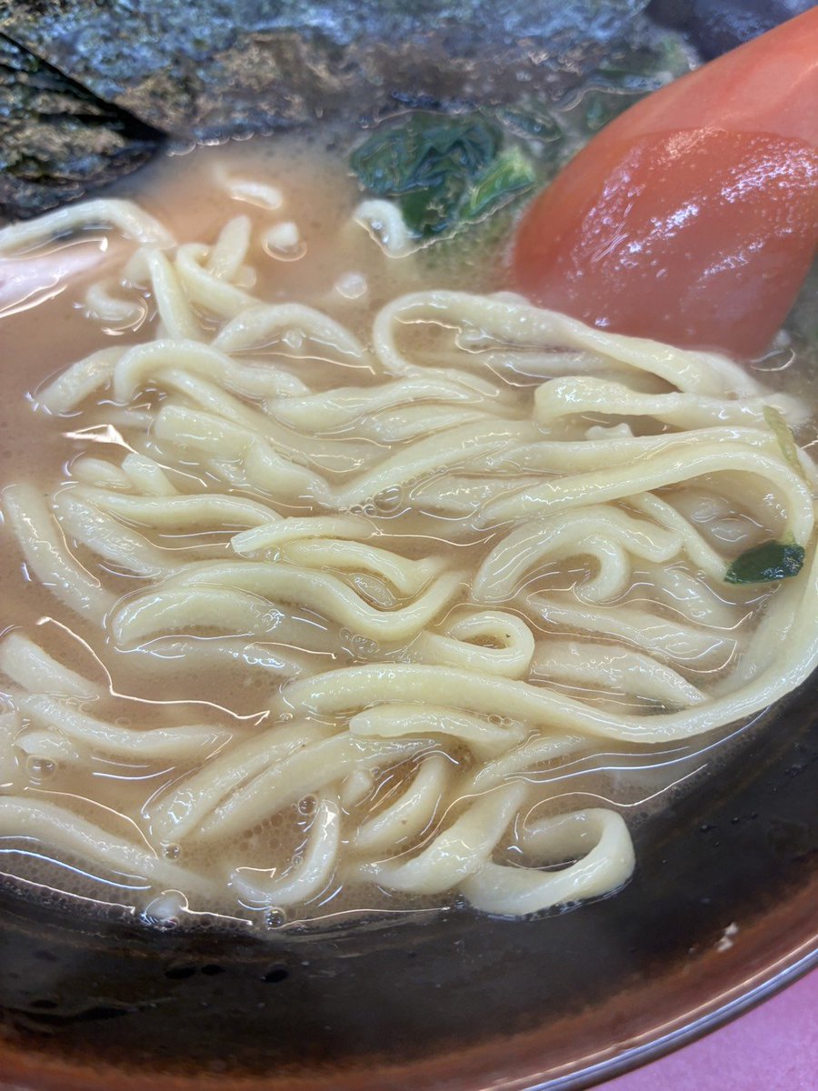 isshinchan123's tweet photo. 土曜日 朝ラーメン
相馬家 
醤油ラーメン 海苔
無料ライス
今日も身体にしみるような飲みやすいスープ😌 https://t.co/GMlIGDG22T