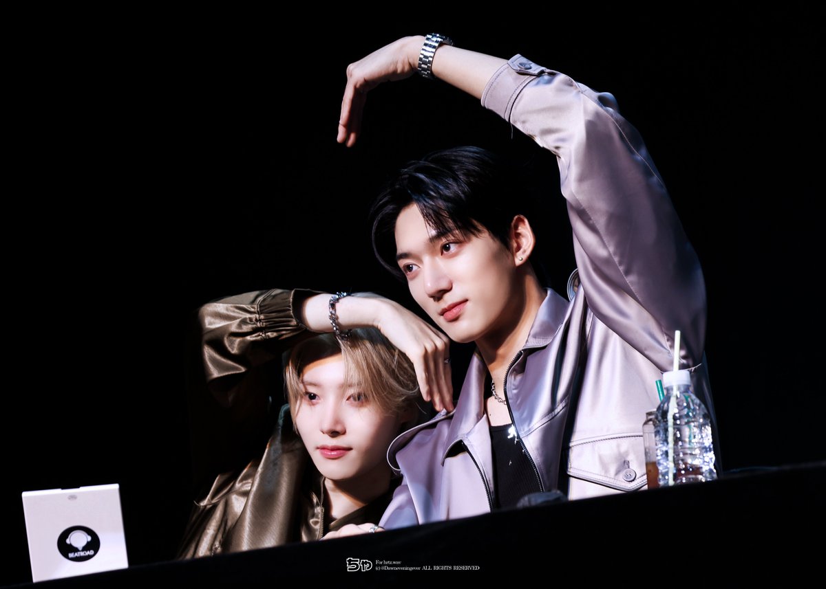 Dawneveningever's tweet photo. 260912 비트로드 팬싸 

데리안 코어🫶🏻

#하츠웨이브 #hrtzwav #리안 #RIAAN #데인 #DANE https://t.co/OAG7LEcnuP