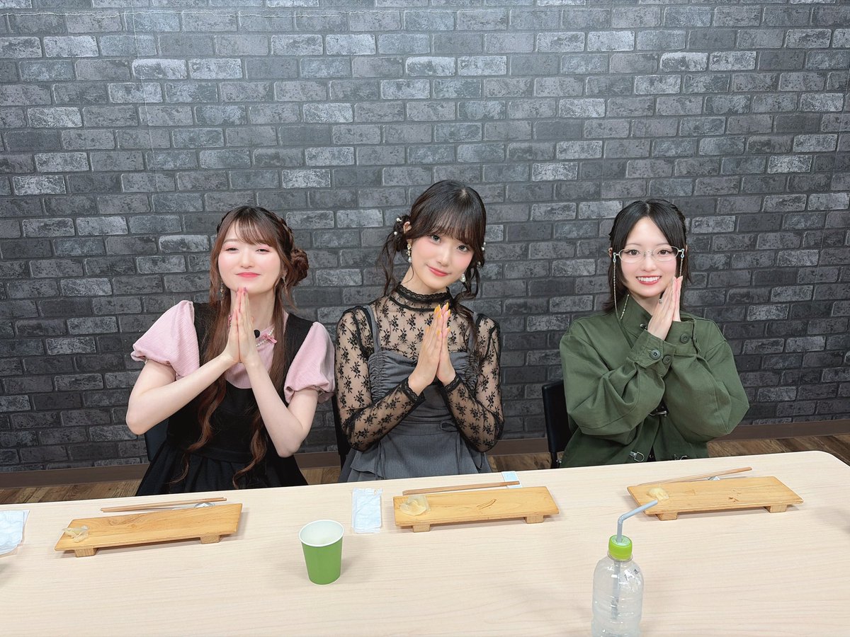 yukarisama_en's tweet photo. 𝜗𝜚 ── ⊹ ‧₊˚
 　#ゆかむすび 第11回放送
　ありがとうございました✨
　　　　　　　　　˚₊‧ ⊹ ── 𝜗𝜚

ゲストの #七瀬つむぎ さん &amp; #薄井友里 さんと
イベントで獲得したお寿司を大満喫しました！🍣✨

📺 https://t.co/kzX0LjkWcz

#天音ゆかり https://t.co/JxFL8nBucV