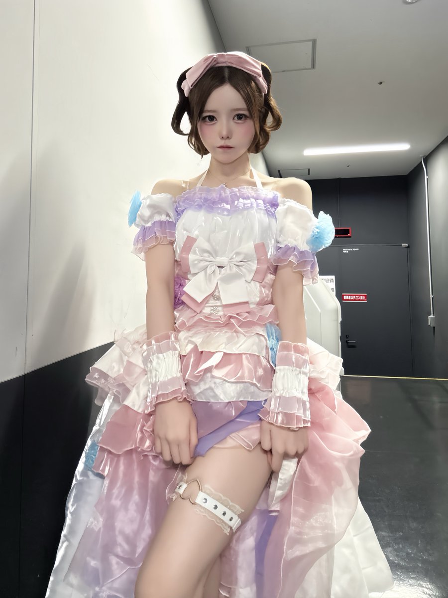 ranaqura_amino's tweet photo. ロングスカート衣装の中の秘密…… https://t.co/dwZALNxMYW
