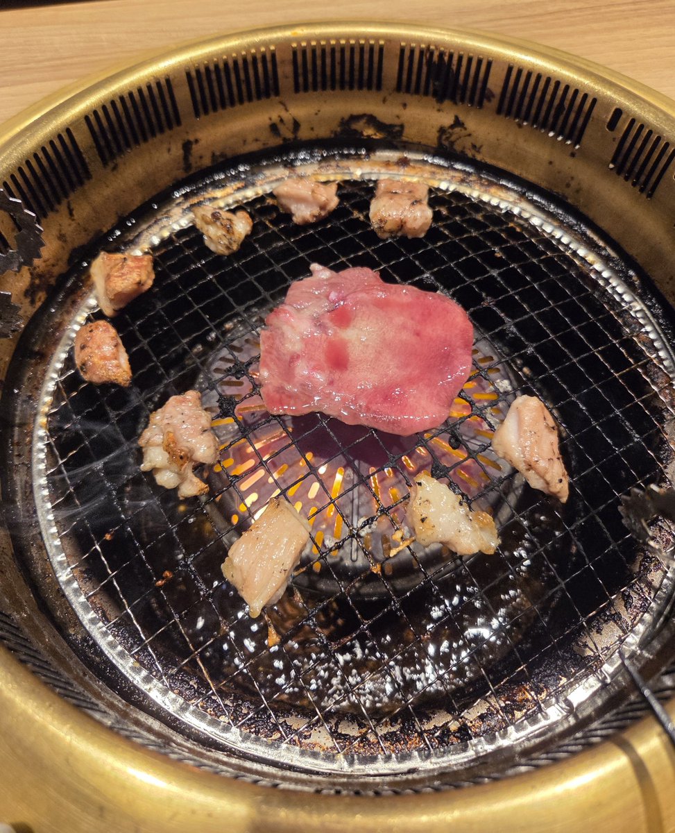 Yuri_mano_'s tweet photo. 牛タン召喚の儀 https://t.co/xJZFsziIMF
