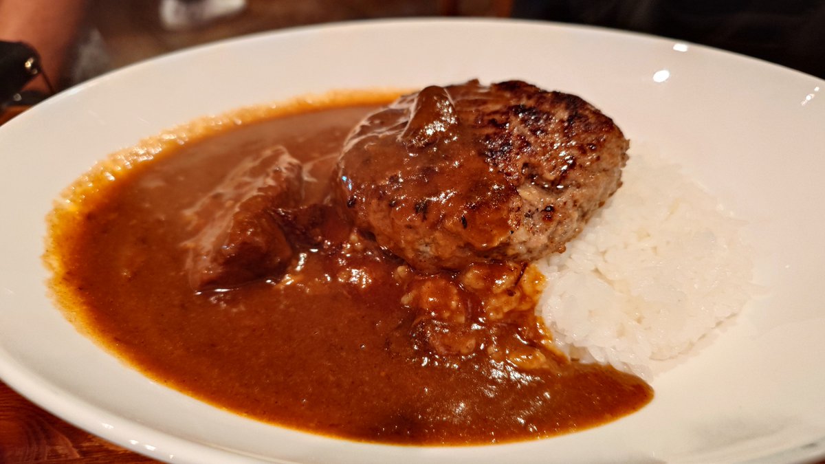 hirohiroyomi's tweet photo. #チムニー
伊万里牛美味しかった😋
レモンステーキはとろけるぐらい柔らかかった🥩 https://t.co/mUq0cfGq2e