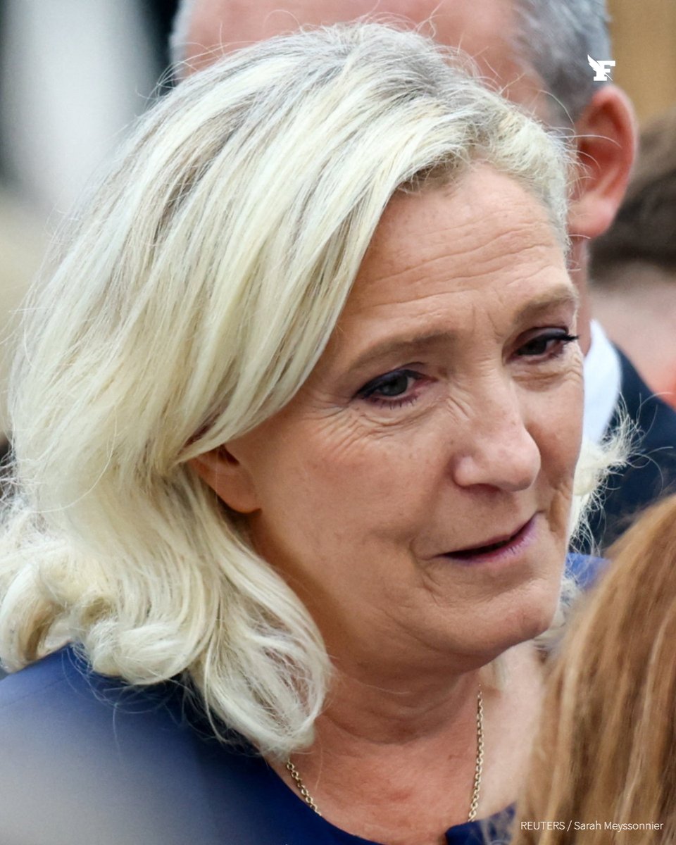 Le_Figaro's tweet photo. Marine Le Pen et Jordan Bardella, Gabriel Attal, Édouard Philippe ou encore Bruno Retailleau font partie des responsables politiques présents pour ce temps fort de la visite du souverain pontife. Éric Zemmour et Sarah Knafo assistent également présents à la messe célébrée par le Saint-Père. →https://t.co/XLJkwoHQQz