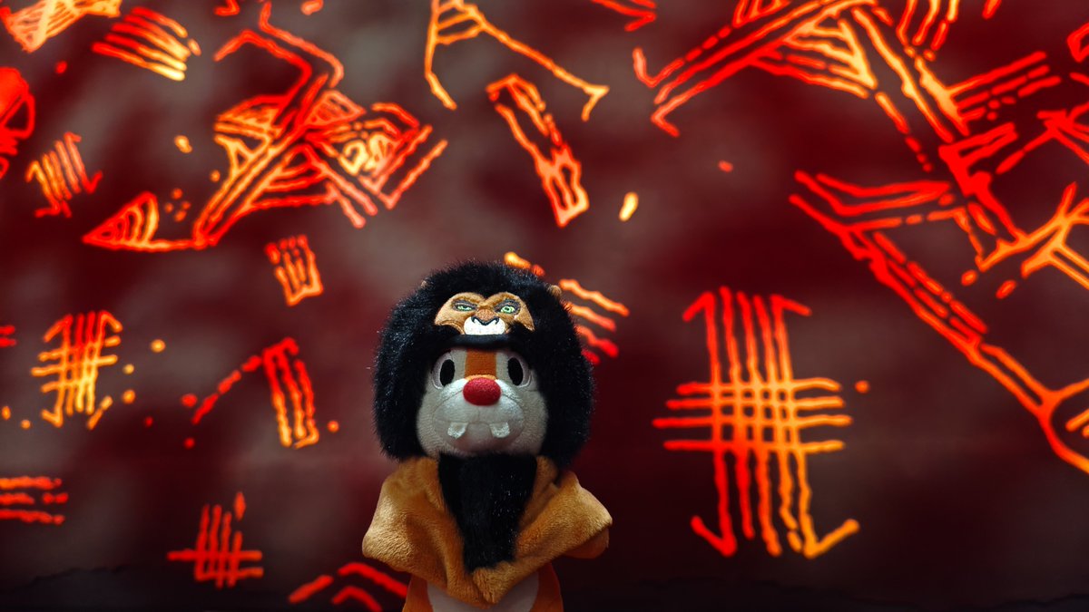 harapekodale's tweet photo. 🐿️🔴「ボク、スカーになっちゃった😳😱」
ストアに売ってるスカーのポンチョが、隊長にぴったりサイズだろうなと思って買ったら、ぴったりでした🤭
(今日隊長と、ライオンキング観に行って来ました🦁) https://t.co/mD5Q1Yzovc