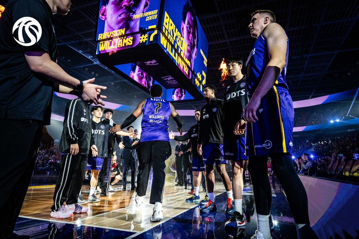 TokyoSunrockers's tweet photo. 【試合レポート公開】
9/26(土) 千葉ジェッツ戦 GAME2
HCや選手のコメント🖊📣会場の様子📸をまとめたレポートを公開しました📄

詳しくはこちら👇
🔗https://t.co/mCFr63XtcJ

#東京サンロッカーズ #Bリーグ https://t.co/XxUW1nHzbL