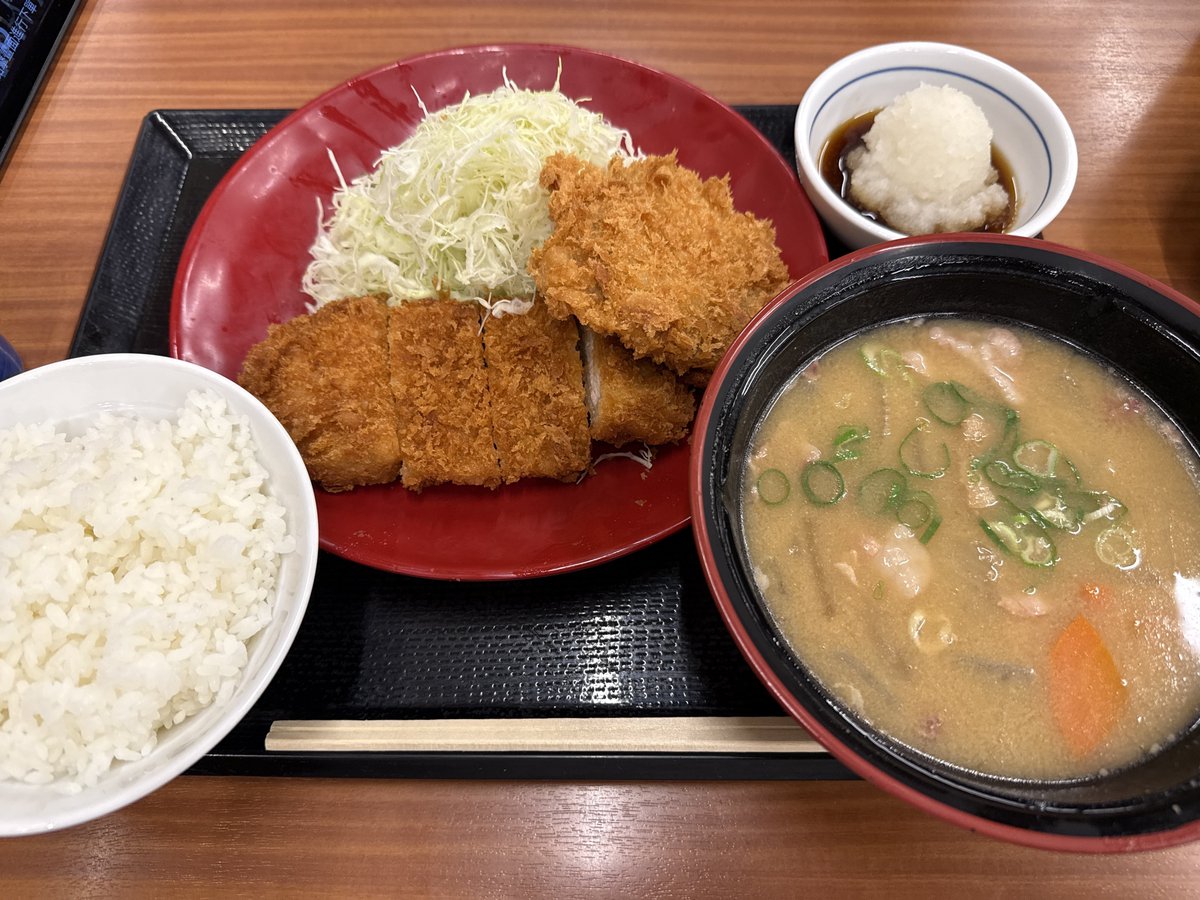 kenken2161's tweet photo. かつやさんで、いつもの定食をいただきます。 https://t.co/FZmOW3QpJs