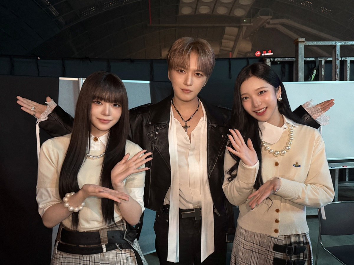 cosmosy_x's tweet photo. 大先輩のジェジュンさんとお写真を撮らせていただきました📷✨
圧巻のステージに魅了されました‼️とってもかっこ良かったです🔥

@bornfreeonekiss
#JAEJOONG #ジェジュン #김재중
#cosmosy #コスモシー #코스모시
#de_hana #kamión https://t.co/jrpq8FtGNU
