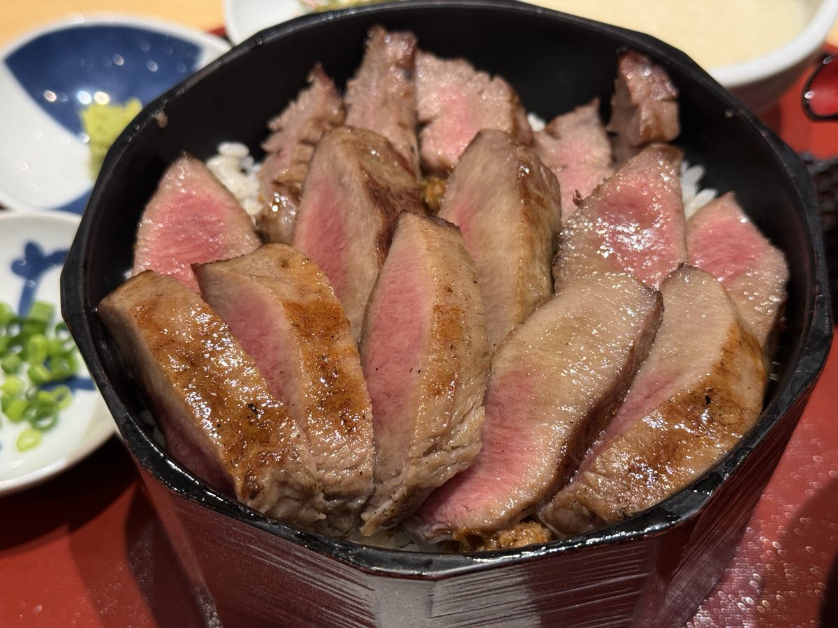 AyuzakUG's tweet photo. 牛タンひつまぶし！ https://t.co/MRjaK66p4r