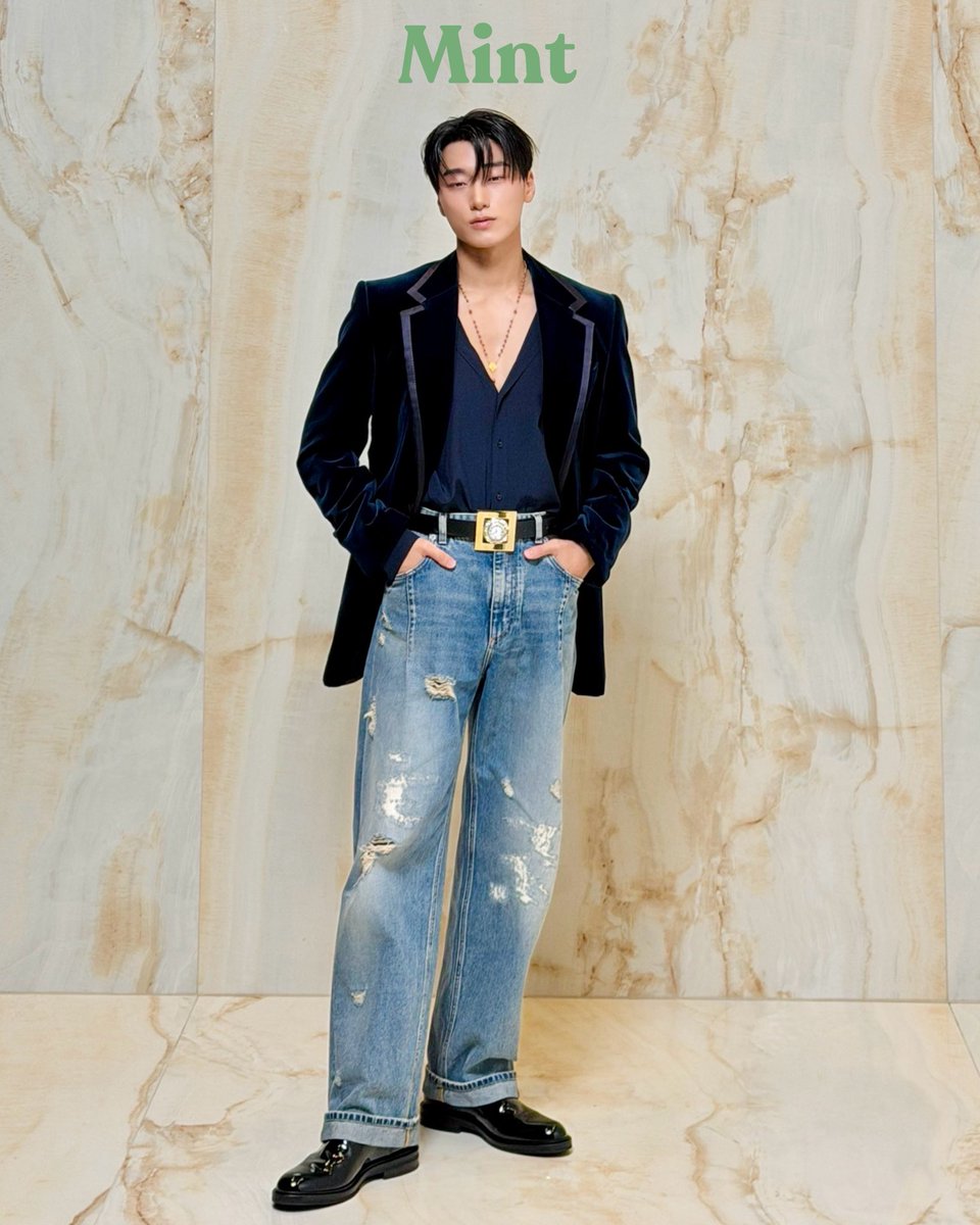 mintmag_th's tweet photo. ฮอตปรอทแตก! #MintReports พาส่องฟร้อนท์โรว์ลุคหนุ่ม #SAN #ATEEZ Global Brand Ambassador ของ Dolce & Gabbana ขณะที่เดินทางมาชมแฟชั่นโชว์ Women's Spring Summer 2027 ที่จัดขึ้นในวันนี้ ณ มิลาน อิตาลี 💚

CHOI SAN AT DGSS27 
#SANxDolceGabbanaSS27  
#CHOISAN 
#DolceGabbana
#DGSS27
#MintMagTH