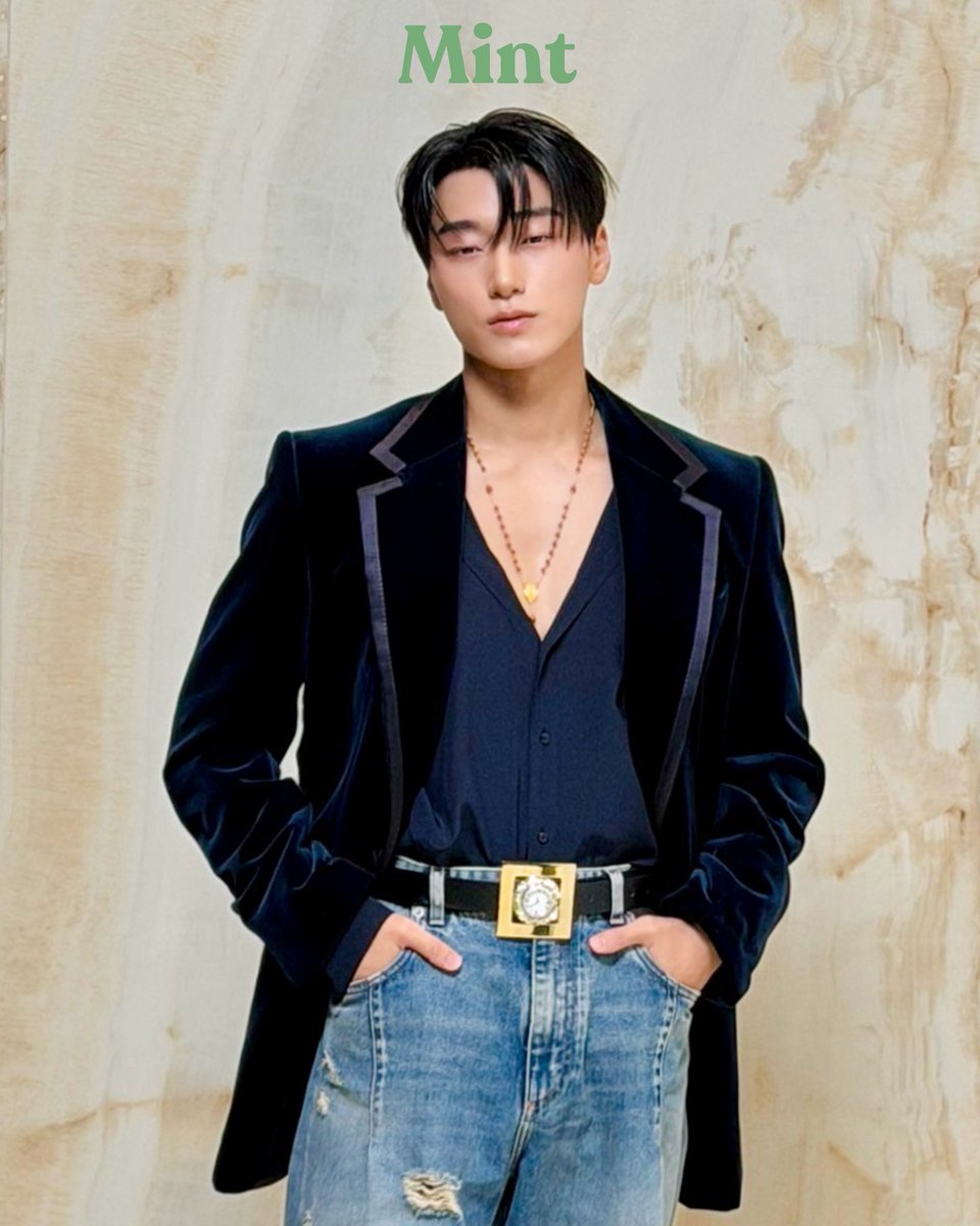 mintmag_th's tweet photo. ฮอตปรอทแตก! #MintReports พาส่องฟร้อนท์โรว์ลุคหนุ่ม #SAN #ATEEZ Global Brand Ambassador ของ Dolce & Gabbana ขณะที่เดินทางมาชมแฟชั่นโชว์ Women's Spring Summer 2027 ที่จัดขึ้นในวันนี้ ณ มิลาน อิตาลี 💚

CHOI SAN AT DGSS27 
#SANxDolceGabbanaSS27  
#CHOISAN 
#DolceGabbana
#DGSS27
#MintMagTH