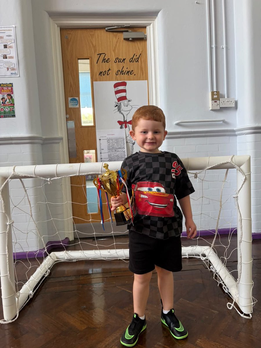 FootballingSup1's tweet photo. Great job Jimmy for being Copperfields Mini Superstar of the week. He worked really hard in the session and showed how much he has improved in a short period of time. https://t.co/lvlhzZrVDD