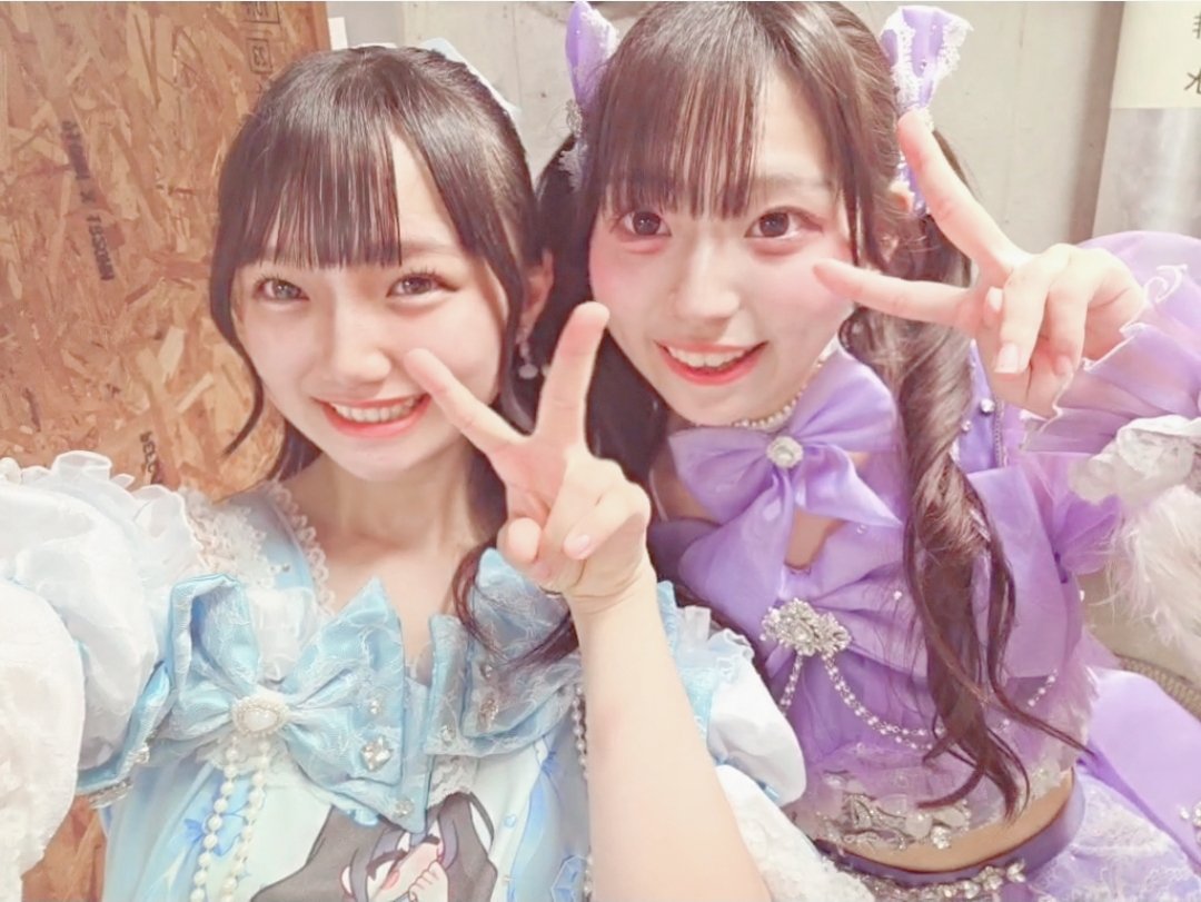 Pryune__yume's tweet photo. 今日も1日お疲れ様です^ ܸ.  ̫ .ܸ ^💜
これは先週のリバプレの時のっ> <🩵

明日朝早いから今日は早く寝て明日に備えるっ(՞ o̴̶̷̤  ̫ o̴̶̷̤ ՞)✨

そういえば!!まだ全然チェキのポーズ考えるのに慣れてなくて(；；)
これやって！って言われたら基本なんでもやるから気軽にリクエストしてねт т https://t.co/1oatNrjITs