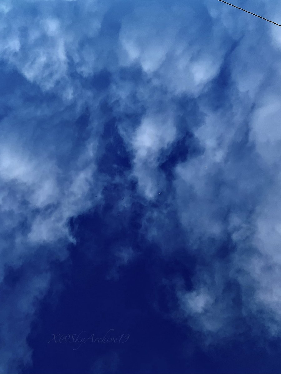 SkyArchive19's tweet photo. Deep Blue Cloud 

📸
Before / After ✏️ https://t.co/pI33T9g10v