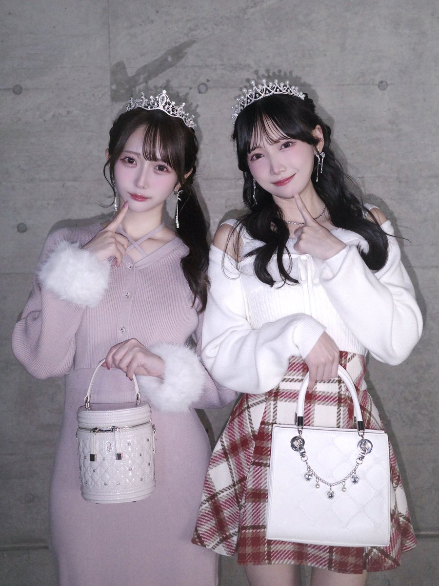 tanizaki_saya's tweet photo. #ガルアワ2026AW

ありがとうございました👗🤍🫧

evelynさんの可愛いお洋服を着て、
ランウェイを歩かせていただきました☺️♡

ティアラを付けてお姫様になれた気分👑₊˚
みなさんの応援もとっても嬉しかったです🎀 https://t.co/vfsMIrE6ki