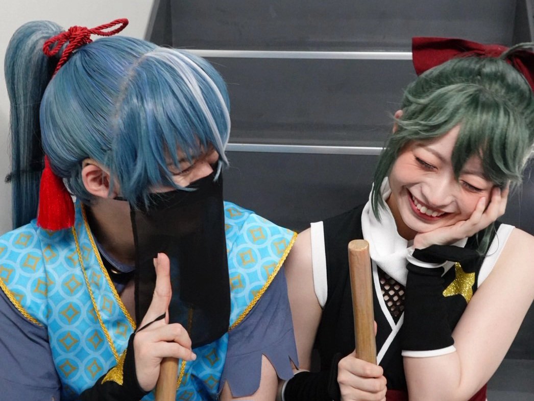 shinta1024's tweet photo. ペコポン侵略ミュージカル『ケロロ軍曹』
本日もありがとうございました！

ケロロ小隊が
このペコポン人の姿に見えるのも
明日まで。

寂しいでござるな。

小雪とドロロ
この姿でたくさん写真撮っててかわいい。

明日ラスト2公演！
楽しみます！ #ケロミュ https://t.co/OWfXmPOpYx